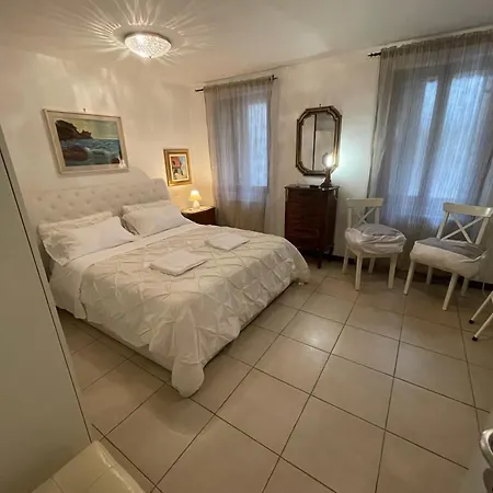 Appartement Charme Holidays Venise